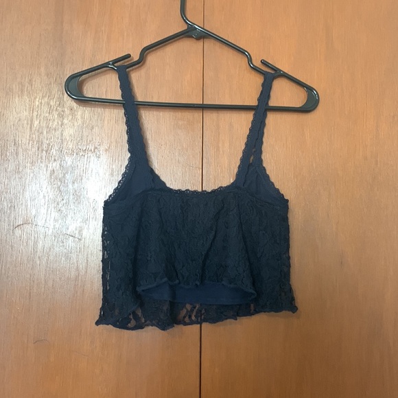 Abercrombie & Fitch - Crop Top - Size Medium - Picture 2 of 4